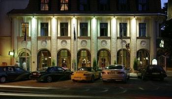 Victoria Hotel