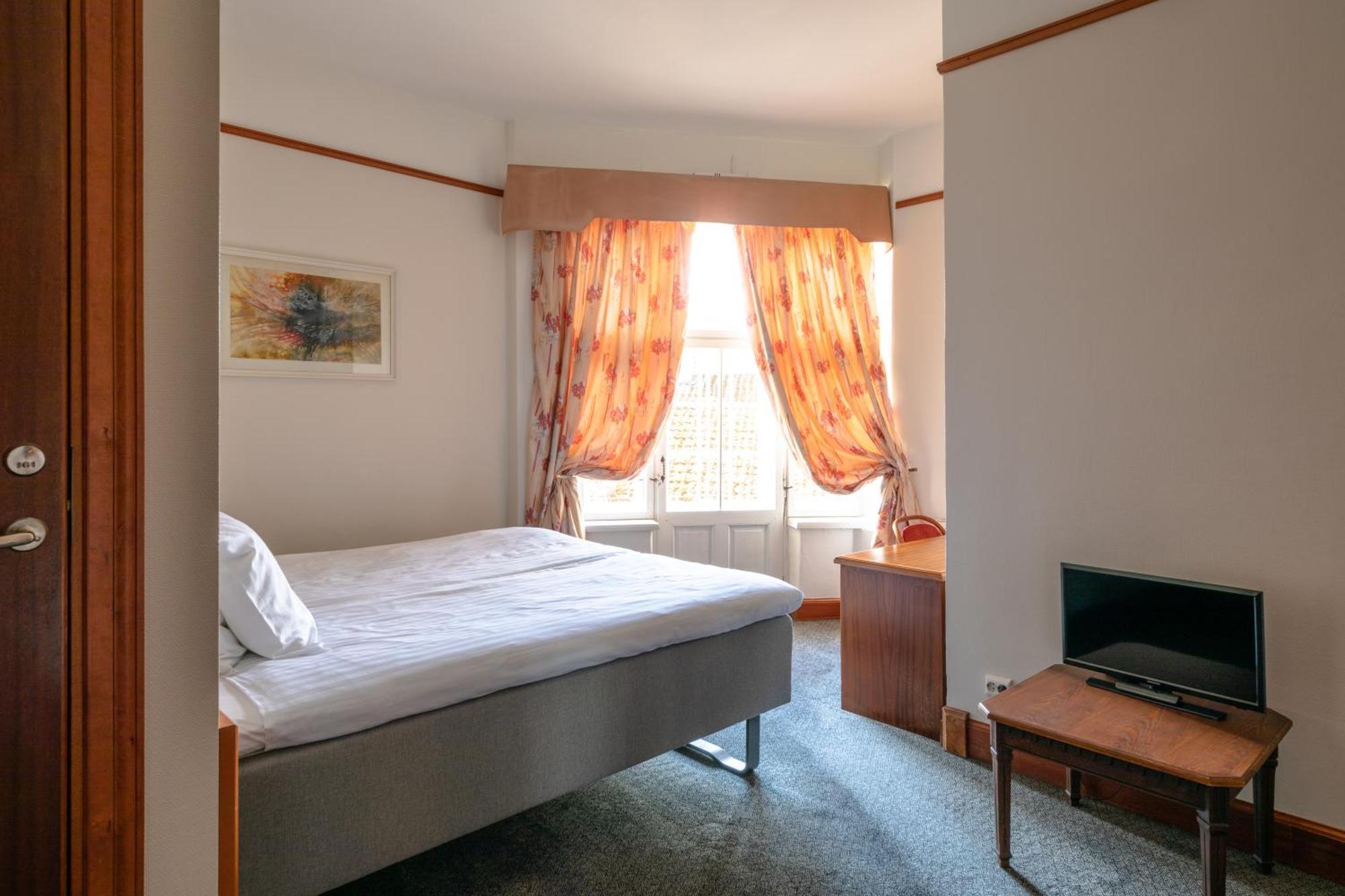 Victoria Hotel